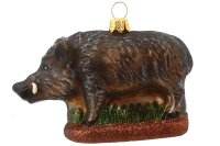 Die Wildschweine, die in Form von mundgeblasenen und handbemalten Christbaumfiguren dargestellt werden