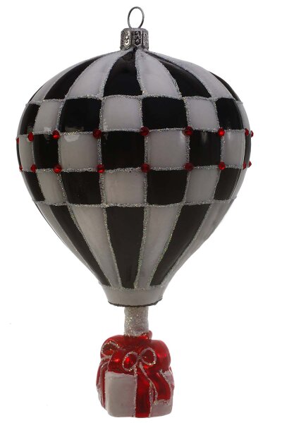 Neben den traditionellen Christbaumkugeln gibt es auch eine Vielzahl an ungewöhnlicheren ...