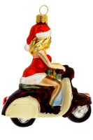 Die Natur ist unser Vorbild !
Ms. Santa auf ihrem Motorroller ist eine einzigartige und...