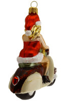 Ms. Santa auf Motorroller weinrot